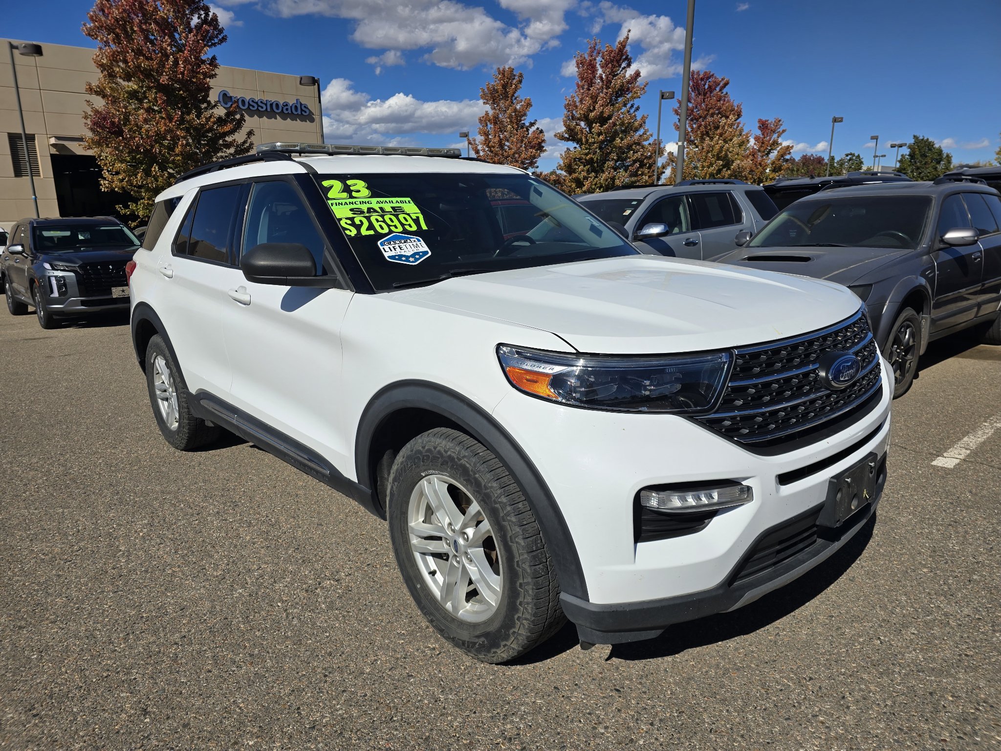 Used 2023 Ford Explorer XLT AWD/4WD image 19