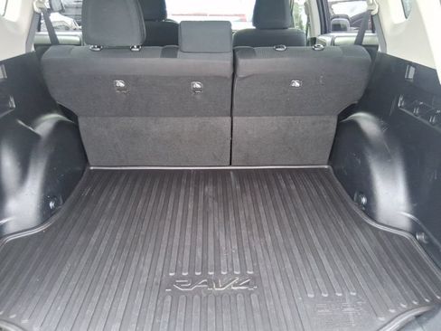 Used 2018 Toyota RAV4 LE w/ All Weather Liner Package AWD/4WD image 15