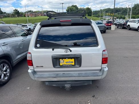 Used 2000 Toyota 4Runner Limited AWD/4WD image 17