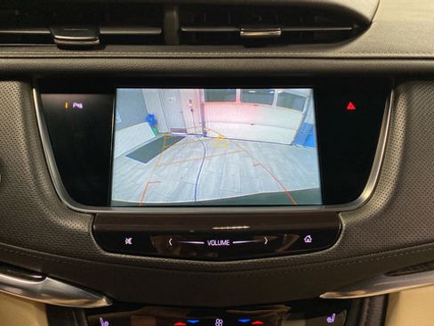 Used 2019 Cadillac XT5 AWD image 12