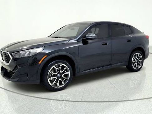 Used 2026 BMW X2 xDrive28i AWD/4WD image 4