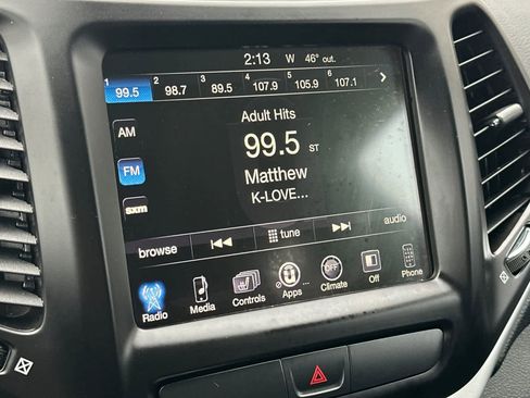 Used 2018 Jeep Cherokee Latitude Plus w/ Cold Weather Group image 18