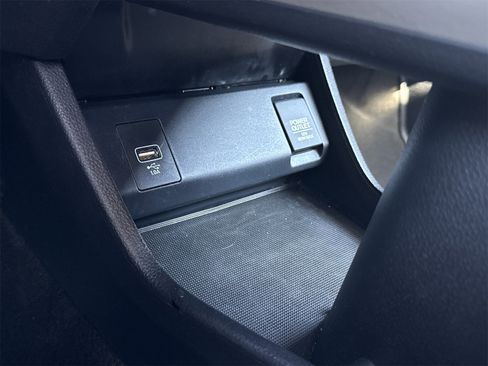 Used 2021 Honda HR-V LX image 20