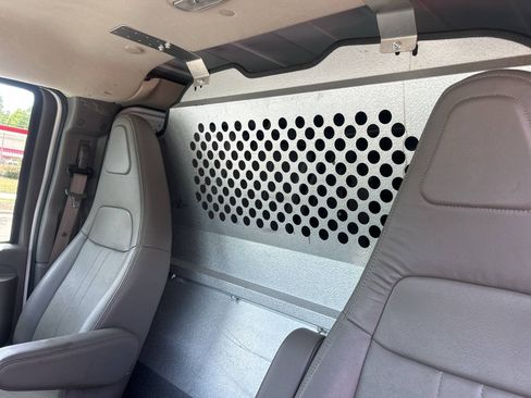 Used 2017 Chevrolet Express 2500 RWD image 13