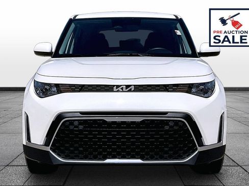 Used 2025 Kia Soul LX FWD image 3
