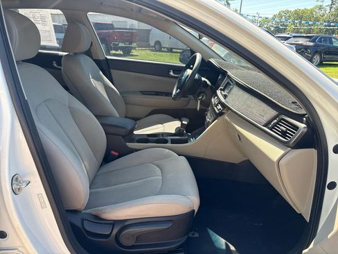 Used 2016 Kia Optima LX FWD image 17