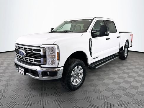 Used 2024 Ford F250 XLT w/ FX4 Off-Road Package AWD/4WD image 3