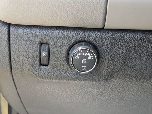 Used 2016 Chevrolet Colorado LT w/ Luxury Package, Chrome RWD image 14