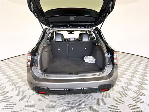 Certified 2025 Nissan Kicks SR image 34