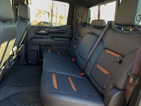 Used 2024 GMC Sierra 1500 AT4 w/ Technology Package image 33