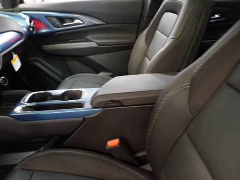 New 2026 Chevrolet Equinox EV LT FWD image 8