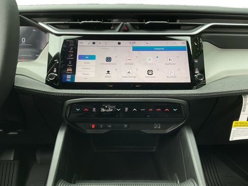 New 2026 Jeep Cherokee Laredo image 12