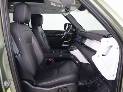 Used 2023 Land Rover Defender 110 S image 13