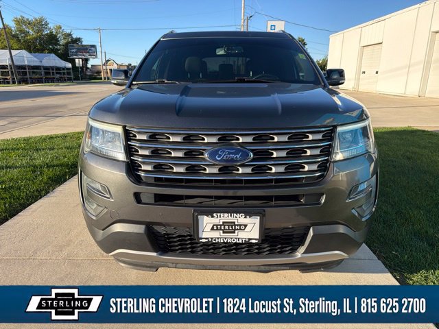 Used 2017 Ford Explorer XLT w/ Equipment Group 201A AWD/4WD image 9