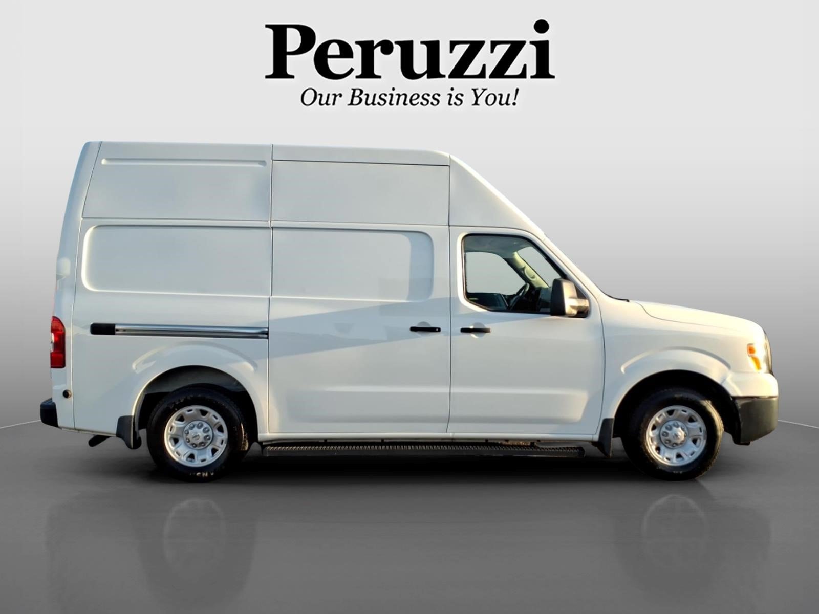 Used 2018 Nissan NV 2500 SV w/ Navigation Package RWD image 2