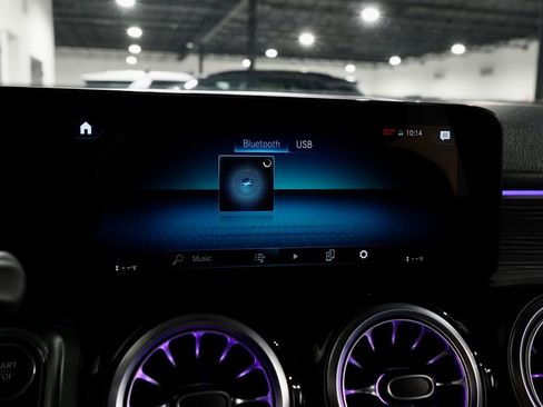 Used 2023 Mercedes-Benz EQB 300 4MATIC w/ Exclusive Package image 18