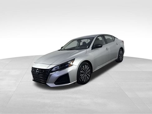 Certified 2024 Nissan Altima 2.5 SV image 2