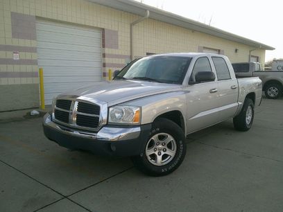 Used 2005 Dodge Dakota SLT