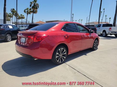 Certified 2019 Toyota Corolla SE FWD image 4