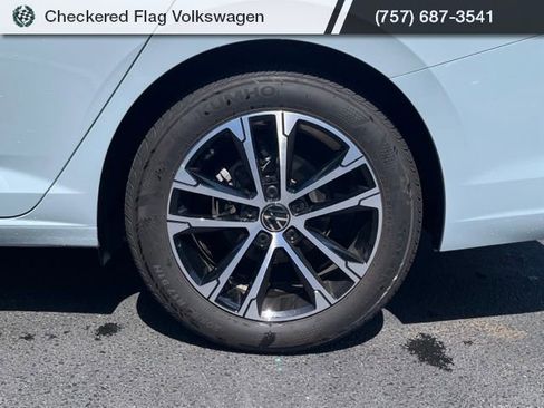 Used 2025 Volkswagen Jetta Sport image 7