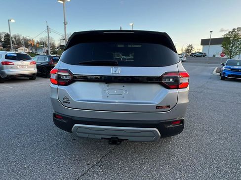 Certified 2025 Honda Pilot TrailSport image 5