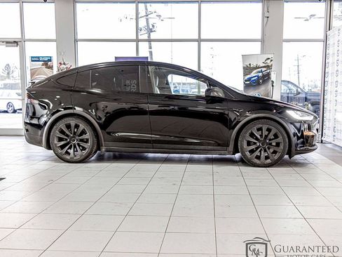 Used 2022 Tesla Model X image 11