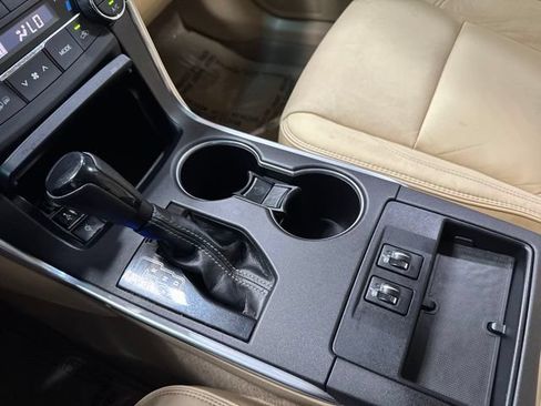 Used 2015 Toyota Camry XLE w/ Moonroof Package FWD image 20