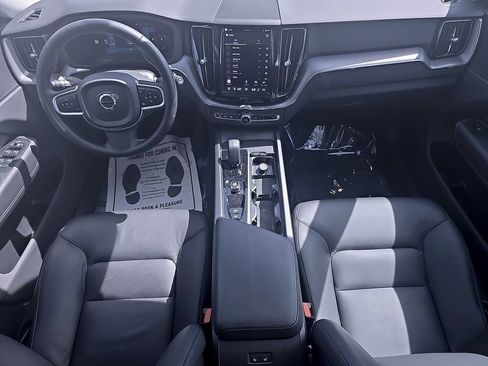 Certified 2025 Volvo XC60 B5 Core AWD/4WD image 19