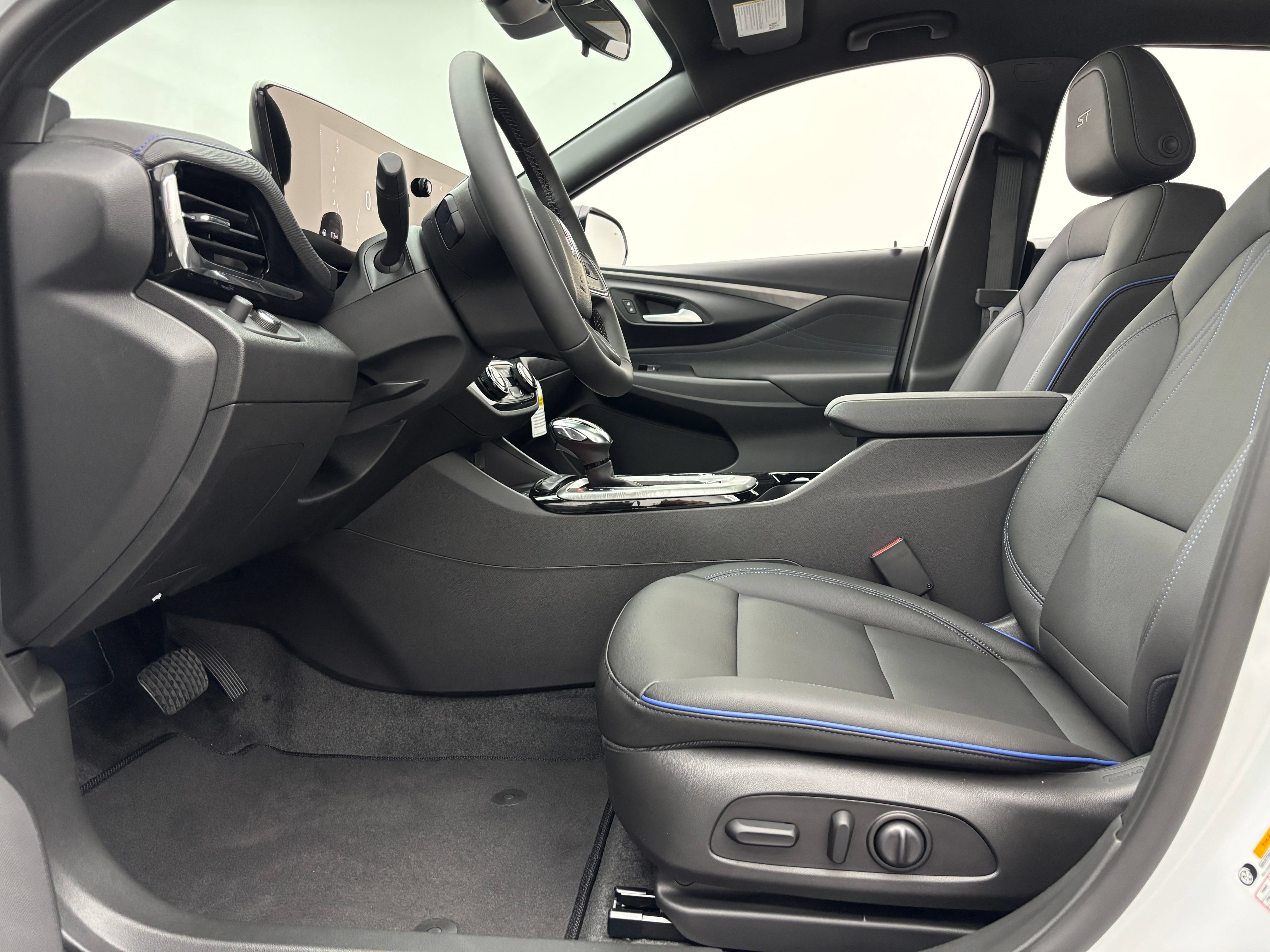 New 2026 Buick Envista Sport Touring w/ Convenience I Package FWD image 17