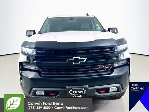 Used 2021 Chevrolet Silverado 1500 LT Trail Boss w/ Convenience Package II image 2