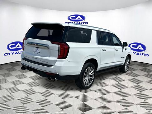 Used 2021 GMC Yukon XL Denali w/ Denali Premium Package AWD/4WD image 3