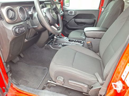 Used 2018 Jeep Wrangler Unlimited Sport AWD/4WD image 16