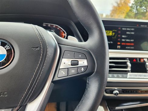 Used 2022 BMW X5 xDrive40i w/ Premium Package image 25