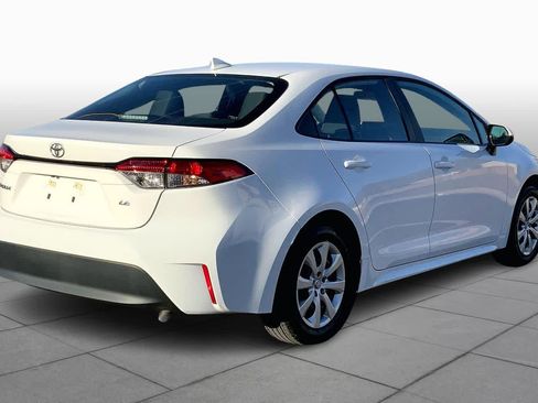 Used 2025 Toyota Corolla LE image 13