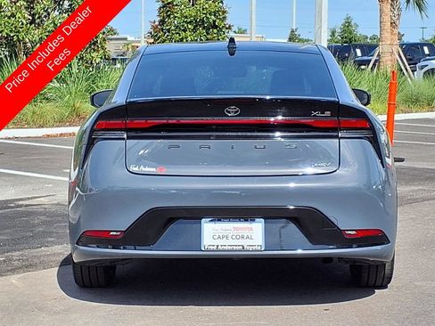 Used 2023 Toyota Prius XLE FWD image 6