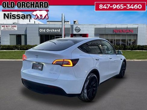 Used 2022 Tesla Model Y Long Range image 4