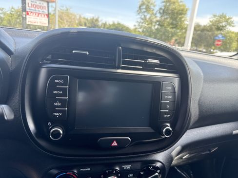 Used 2021 Kia Soul GT-Line FWD image 25