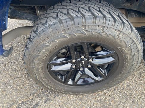 Used 2022 Chevrolet Silverado 1500 Custom Trail Boss AWD/4WD image 10