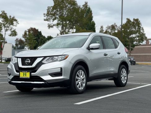 Used 2018 Nissan Rogue S AWD/4WD image 1