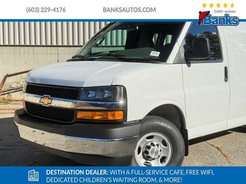 New 2025 Chevrolet Express 3500 Extended image 3