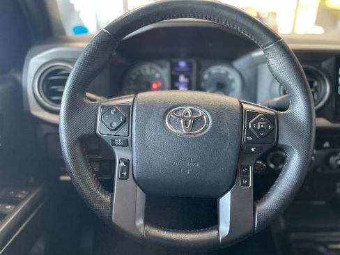 Used 2019 Toyota Tacoma TRD Off-Road image 18