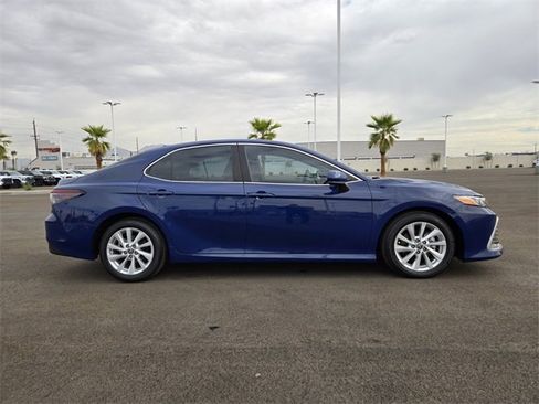 Used 2023 Toyota Camry LE image 3