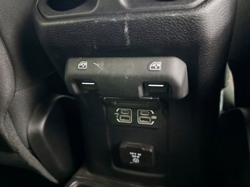 Used 2020 Jeep Wrangler Unlimited Rubicon w/ Uconnect 4C Nav & Sound Group image 31