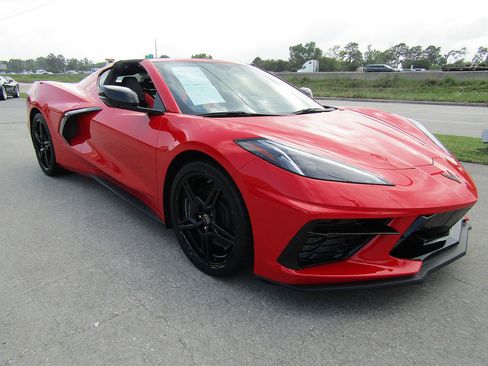 Used 2024 Chevrolet Corvette Stingray Premium Cpe w/ Z51 Performance Package RWD image 2