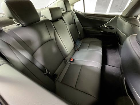 Used 2024 Lexus ES 300h image 26