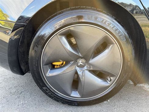 Used 2018 Tesla Model 3 Long Range AWD/4WD image 7