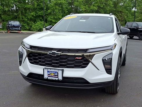 New 2026 Chevrolet Trax RS w/ Sunroof Package FWD image 6