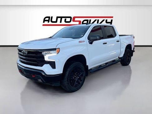 Used 2025 Chevrolet Silverado 1500 LT Trail Boss w/ Convenience Package II AWD/4WD image 3