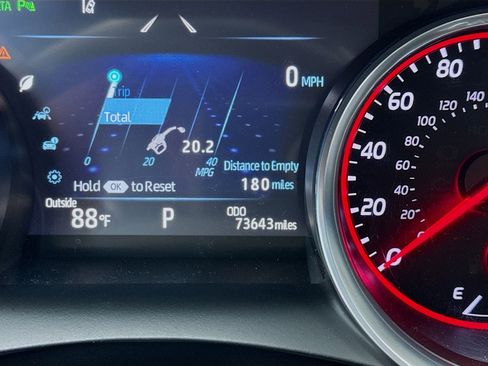 Used 2018 Toyota Camry XSE image 8