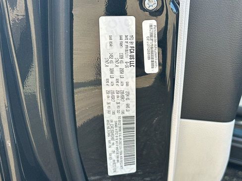 Used 2017 Chrysler Pacifica Touring-L image 34